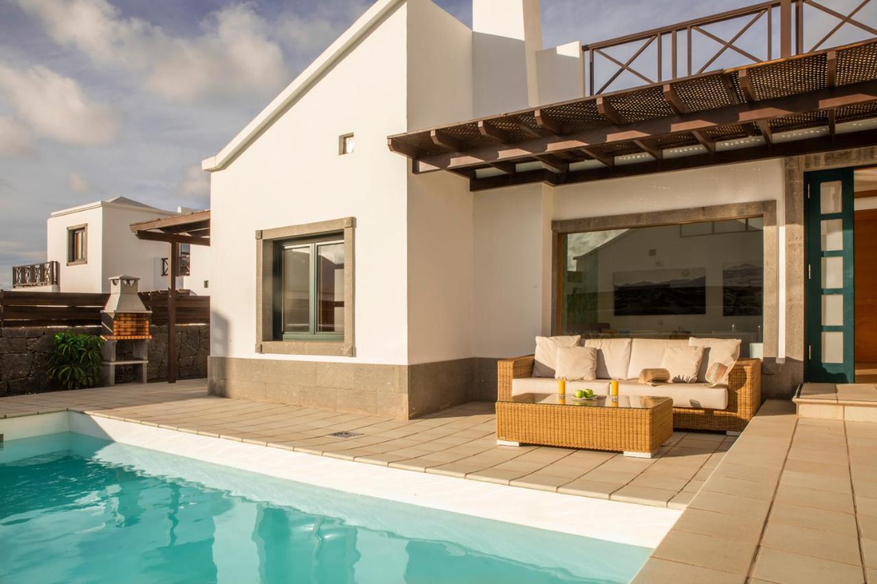Playa Blanca Beach Mate Экстерьер фото